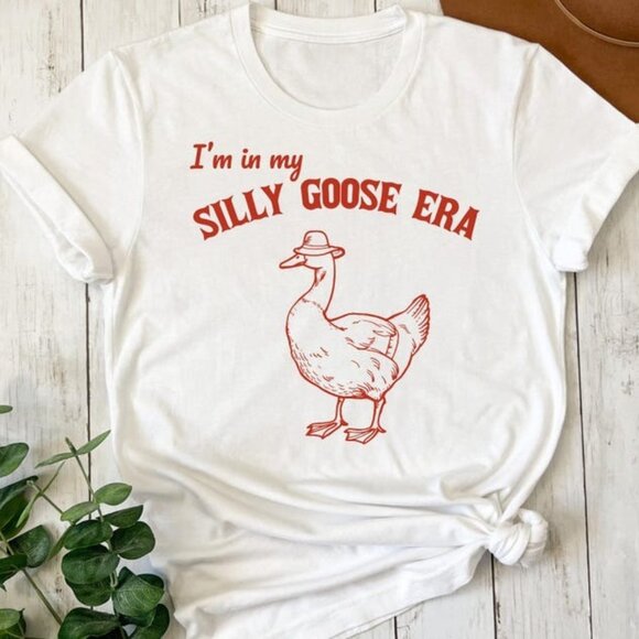 Retro I Am In My Silly Goose Era Retro Graphic Shirts - Picture 1 of 3